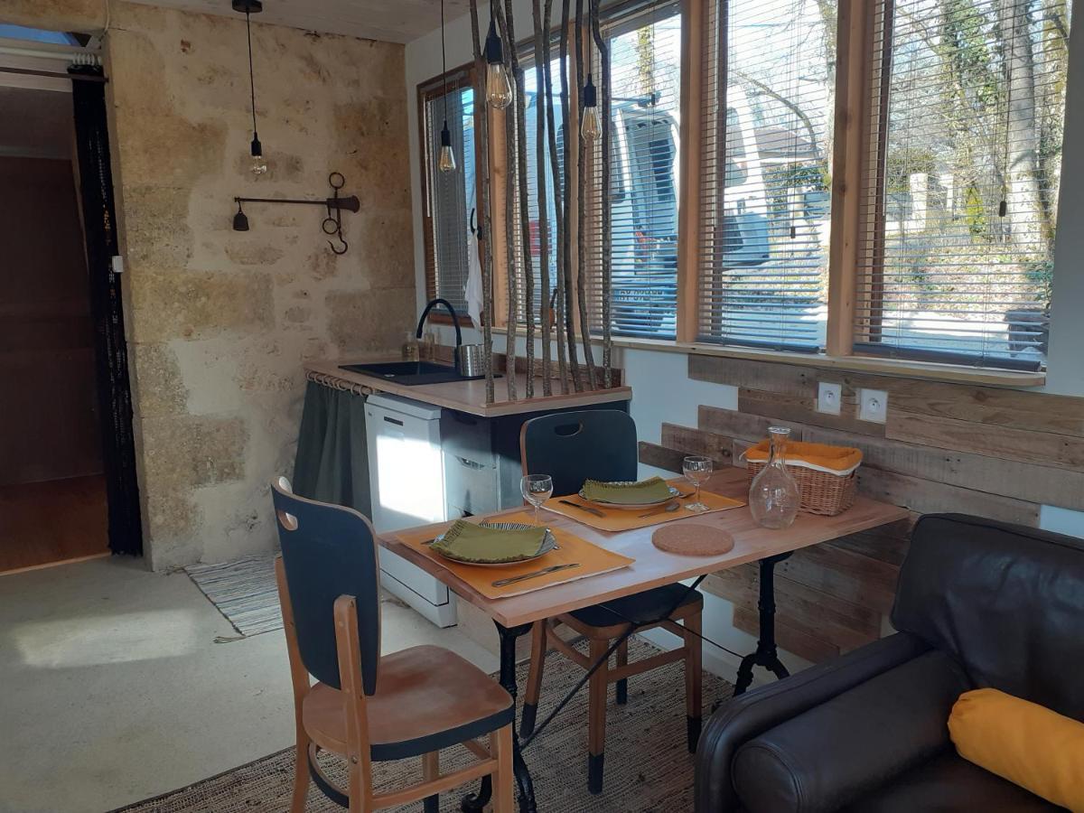 Le Gite De La Cabane De L'Oiseau Couze-et-Saint-Front Exteriör bild