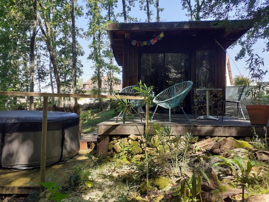 Le Gite De La Cabane De L'Oiseau Couze-et-Saint-Front Exteriör bild