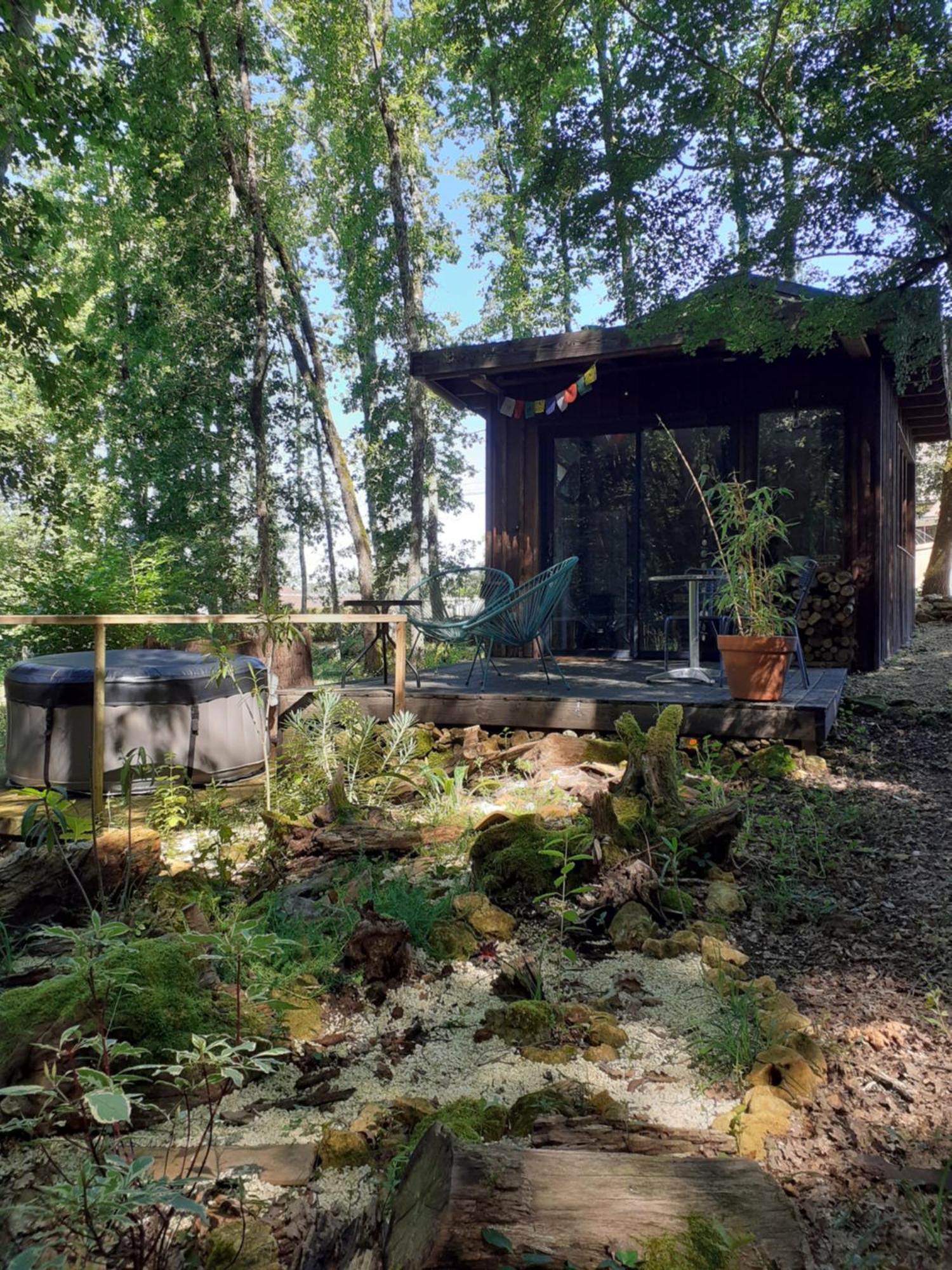 Le Gite De La Cabane De L'Oiseau Couze-et-Saint-Front Exteriör bild