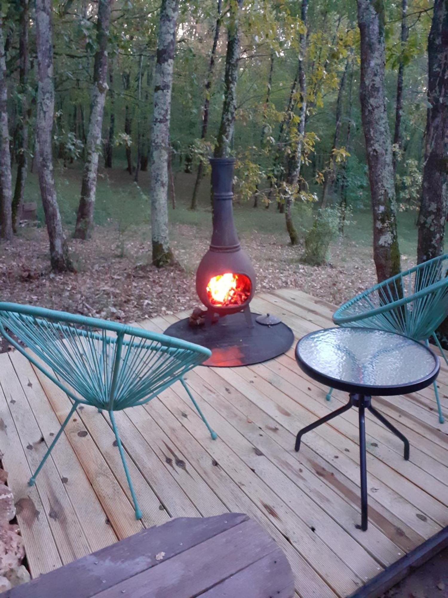 Le Gite De La Cabane De L'Oiseau Couze-et-Saint-Front Exteriör bild